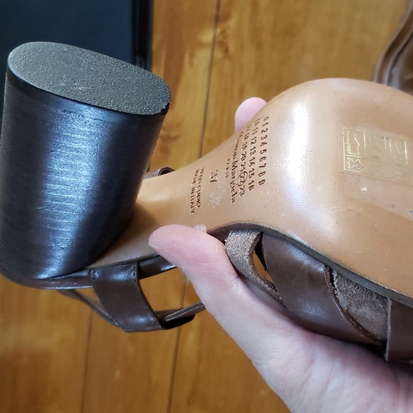 MAISON MARGIELA Multi Cross Strap Sandal in Graphite - Picture 8 of 9